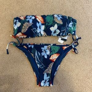 Hollister Smocked Bandaeu Bikini Set